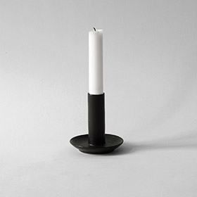 lou-candleholder-svart.jpg